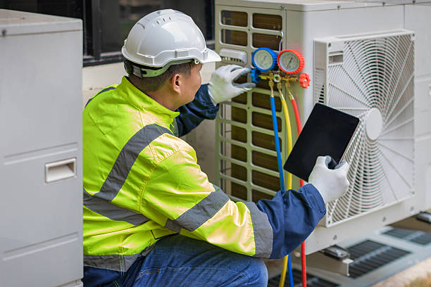 Professional Ductwork Repair technician working in Vallonia, IN